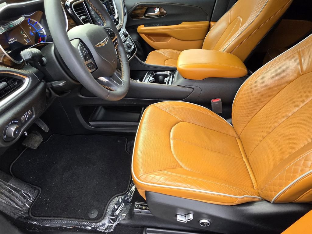 Used 2022 Chrysler Pacifica Pinnacle FWD image 7