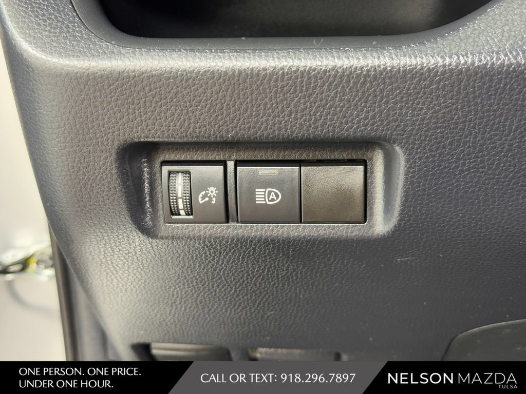 Used 2020 Toyota RAV4 XLE FWD image 29