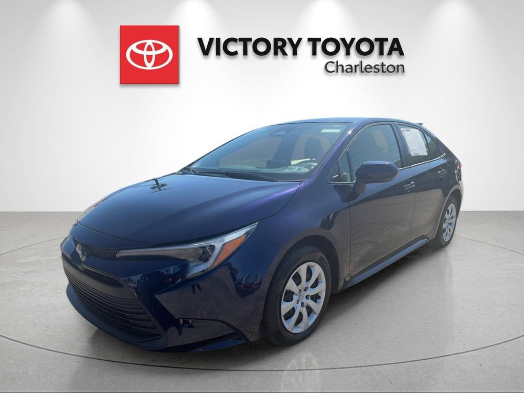 Used 2024 Toyota Corolla LE FWD image 1