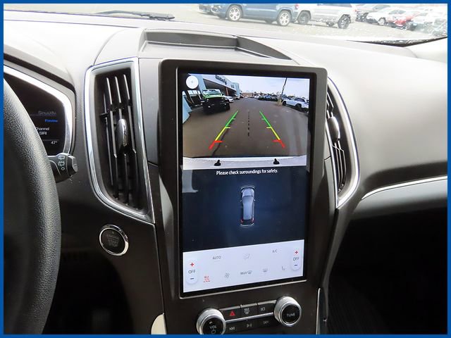 Used 2021 Ford Edge Titanium w/ Class II Trailer Tow Package image 17