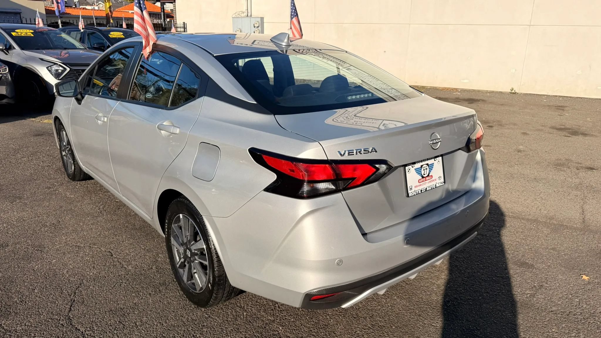 Used 2025 Nissan Versa SV FWD image 5