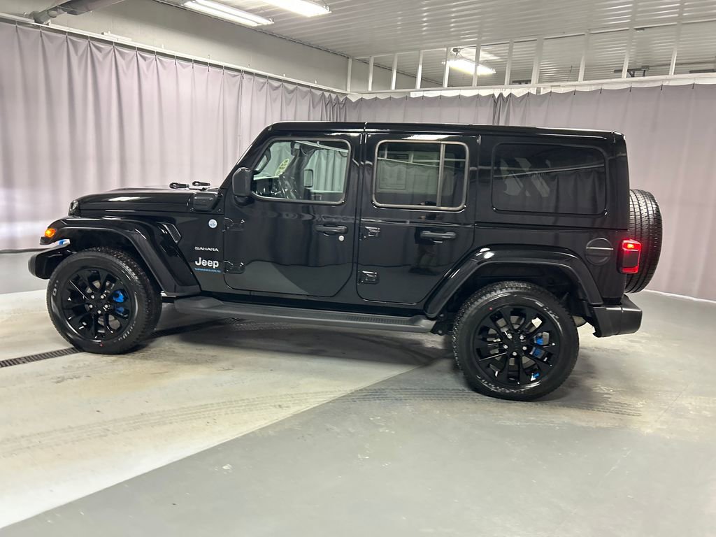 Used 2023 Jeep Wrangler Unlimited Sahara w/ Cold Weather Group image 4