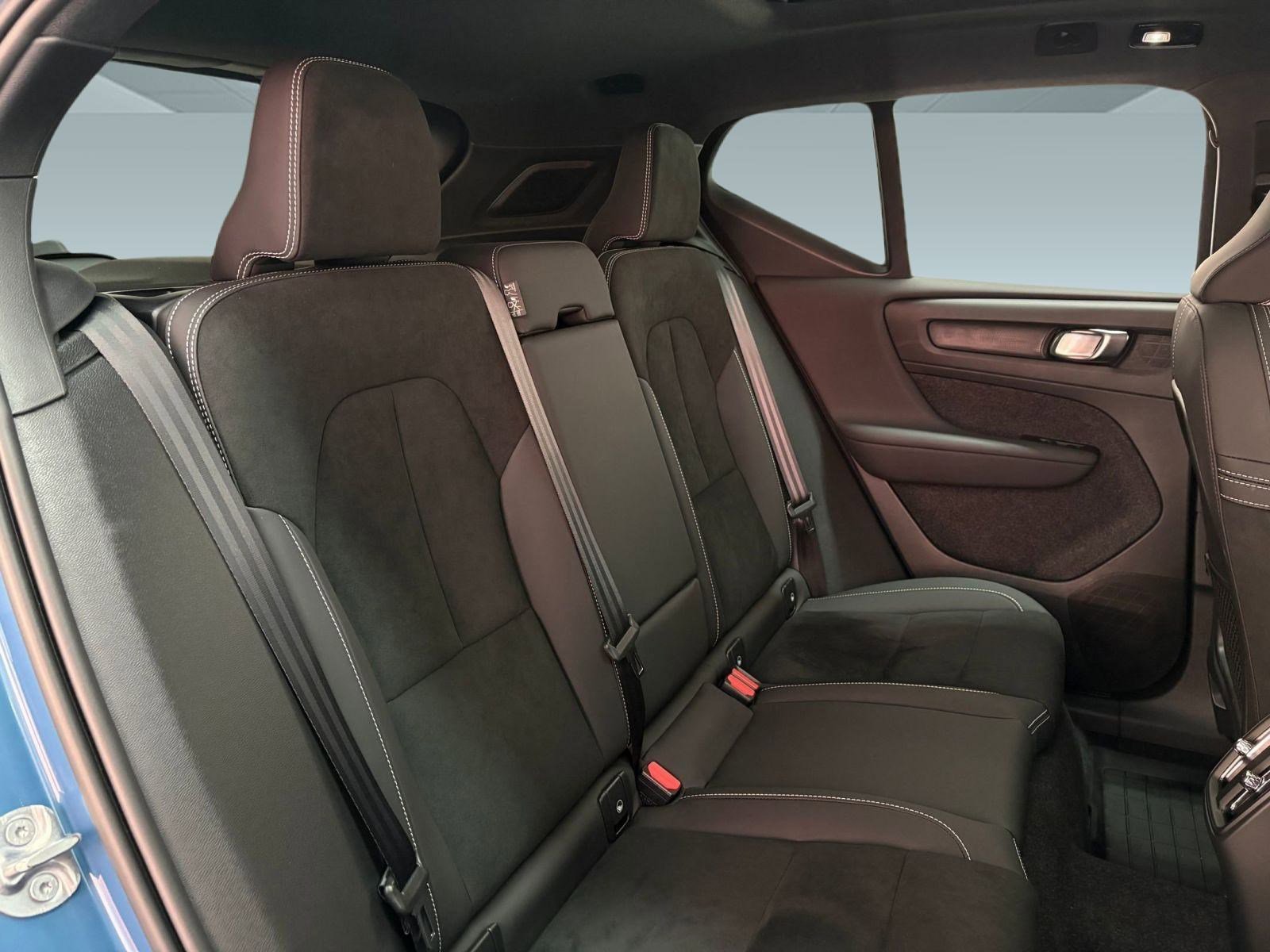 Used 2024 Volvo XC40 Recharge Ultimate w/ Protection Package Premier image 23