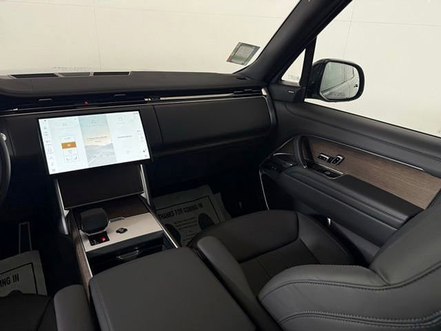 New 2025 Land Rover Range Rover SE image 25