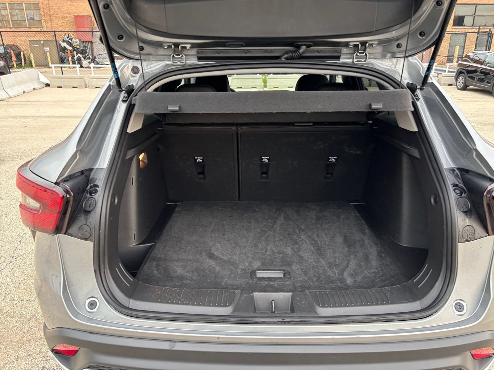 Used 2025 Chevrolet Trax LT FWD image 30