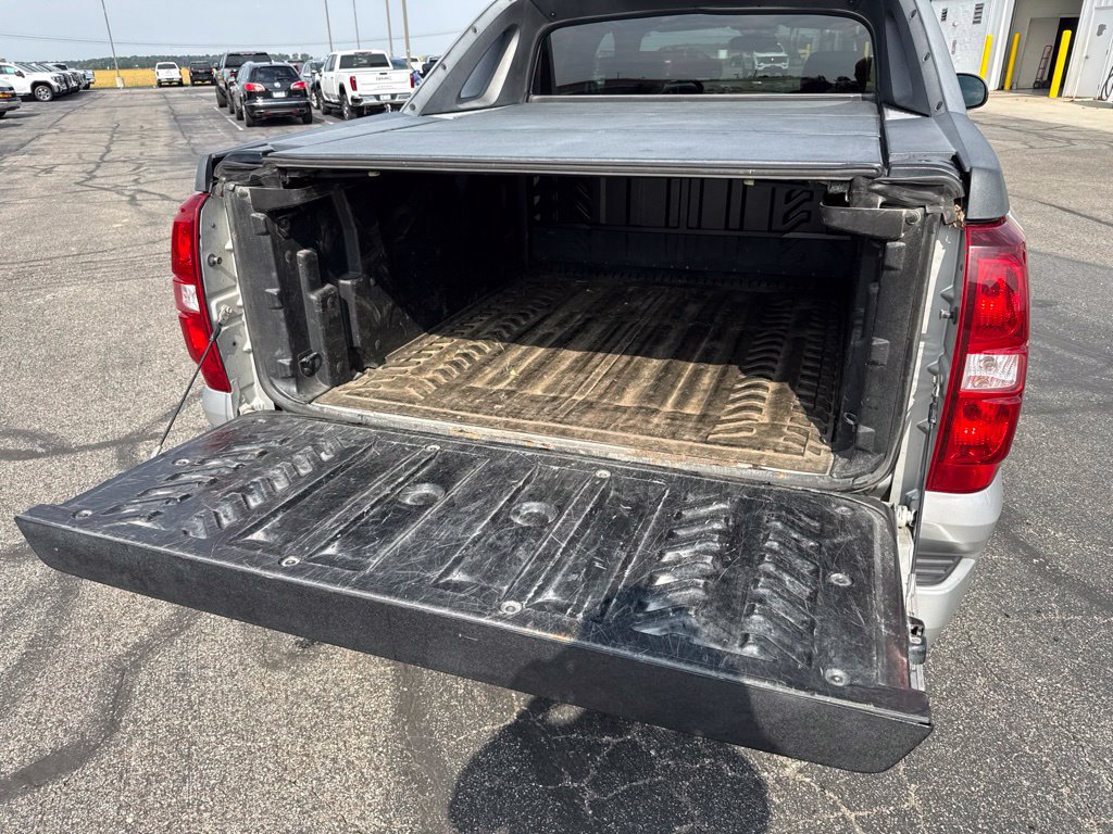 Used 2011 Chevrolet Avalanche LT w/ Luxury Package AWD/4WD image 9