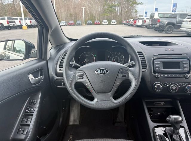 Used 2017 Kia Forte LX image 12