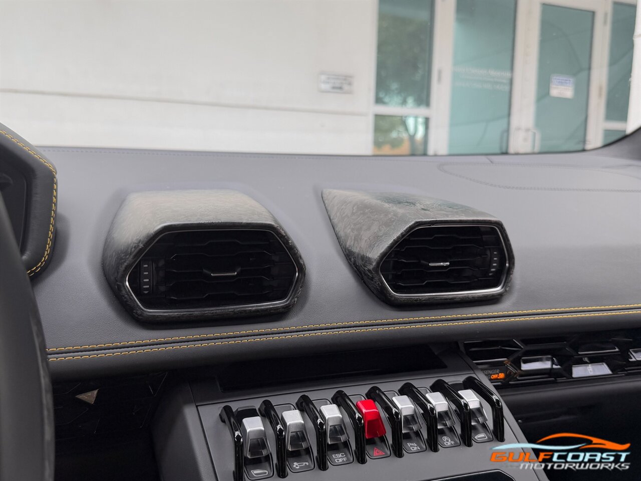 Used 2021 Lamborghini Huracan EVO RWD image 16