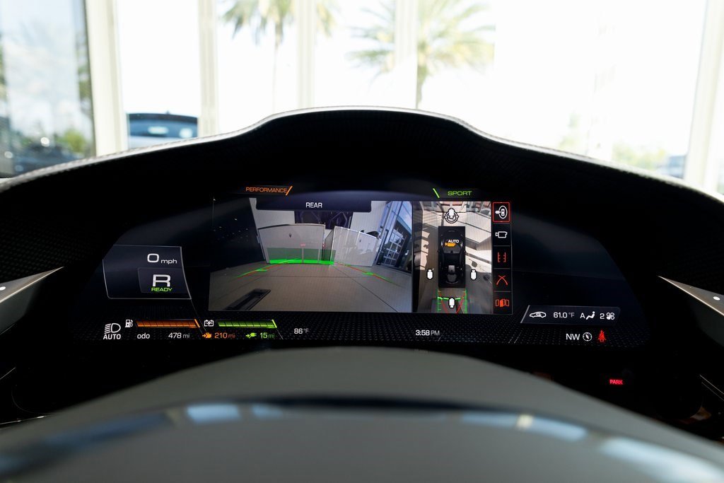 Used 2022 Ferrari SF90 Spider image 32