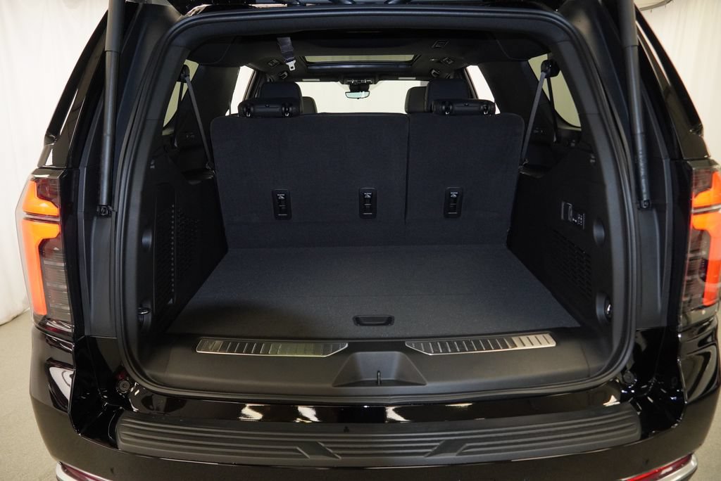 New 2026 Chevrolet Suburban High Country w/ Sun And Tow Package AWD/4WD image 29