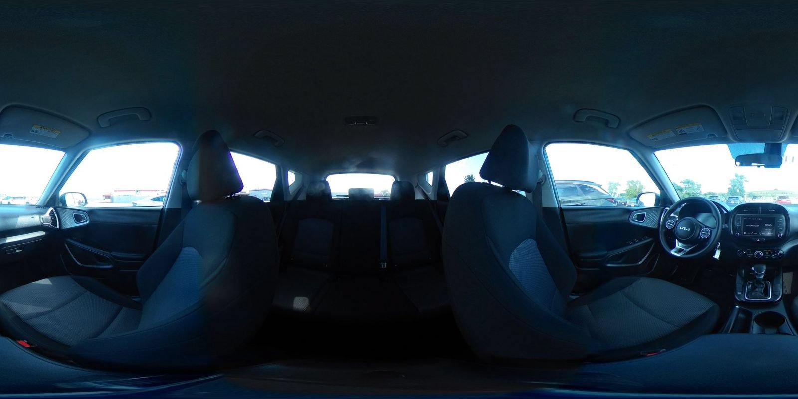 Used 2025 Kia Soul LX w/ LX Technology Package FWD image 38