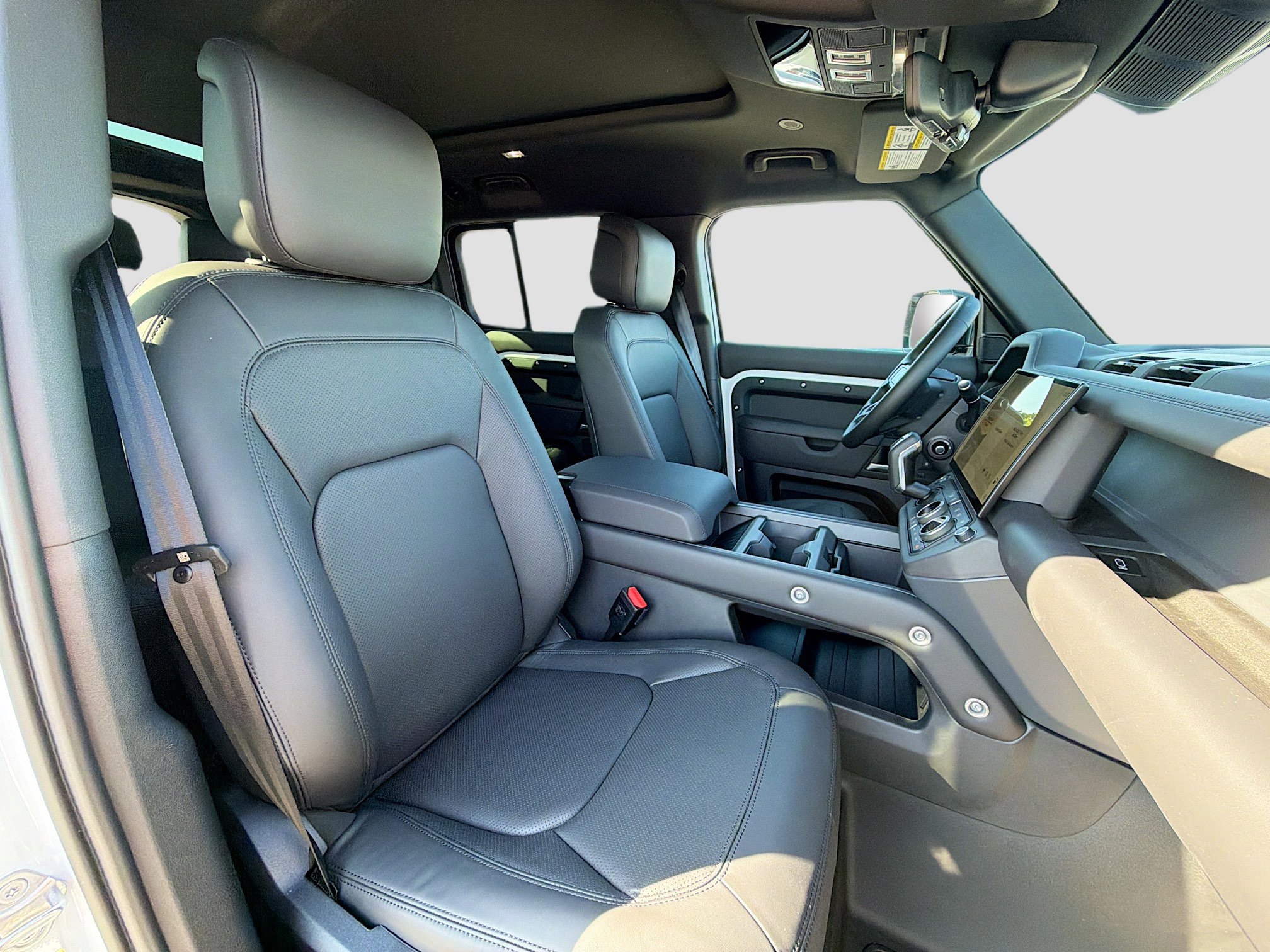 New 2026 Land Rover Defender 130 X-Dynamic SE image 15