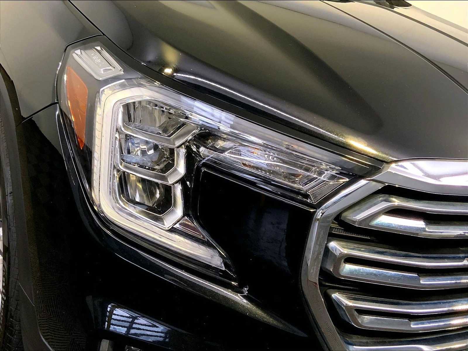 Used 2023 GMC Terrain SLT image 12