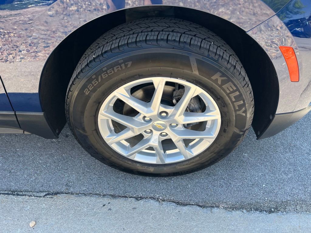 Used 2022 Chevrolet Equinox LT w/ LPO, Floor Liner Package AWD/4WD image 12
