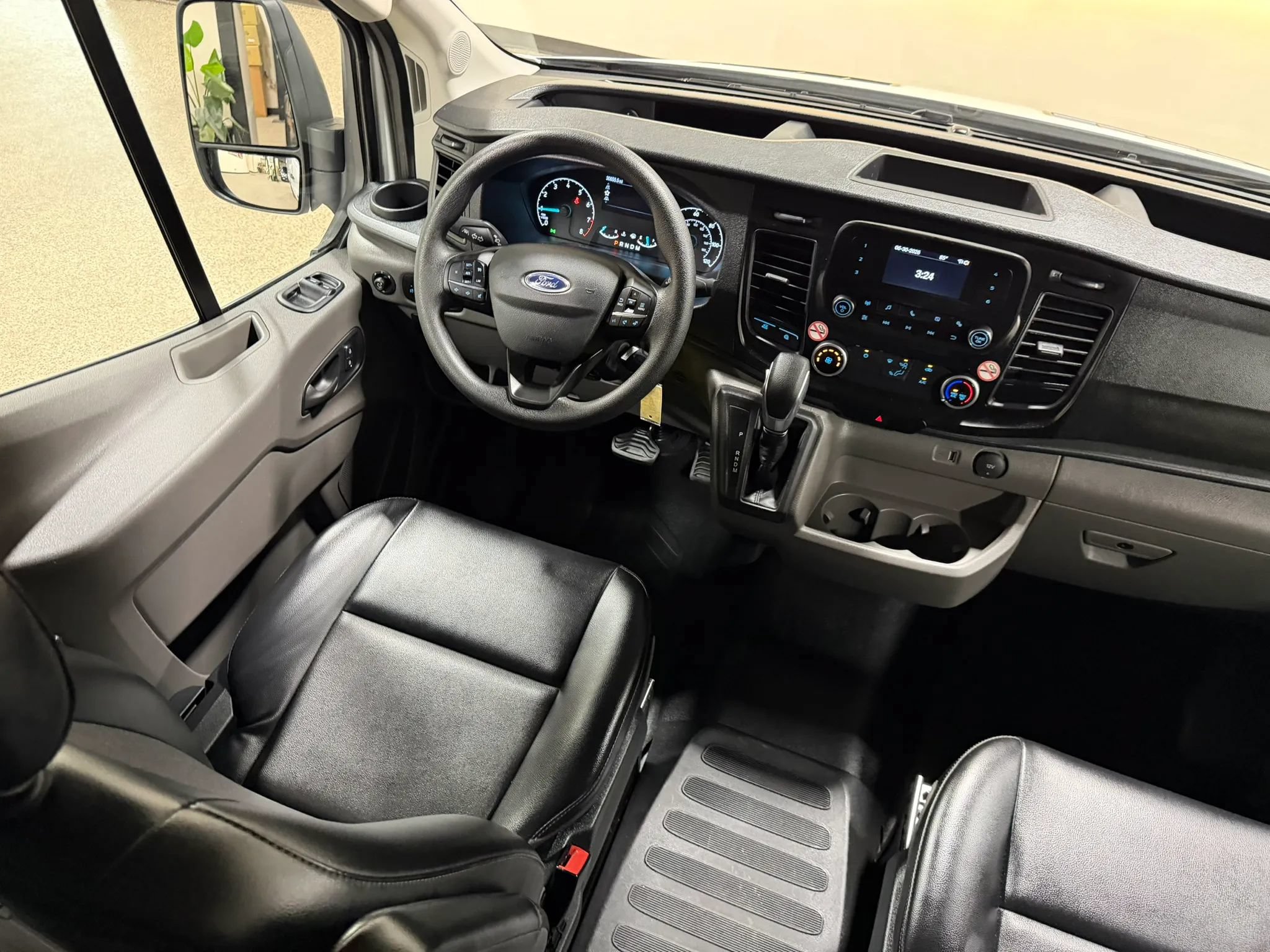 Used 2025 Ford Transit 250 148 Medium Roof RWD image 44
