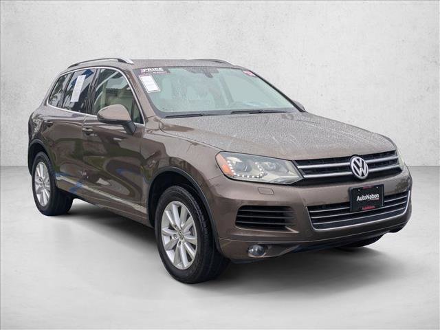 Used 2013 Volkswagen Touareg Sport image 3