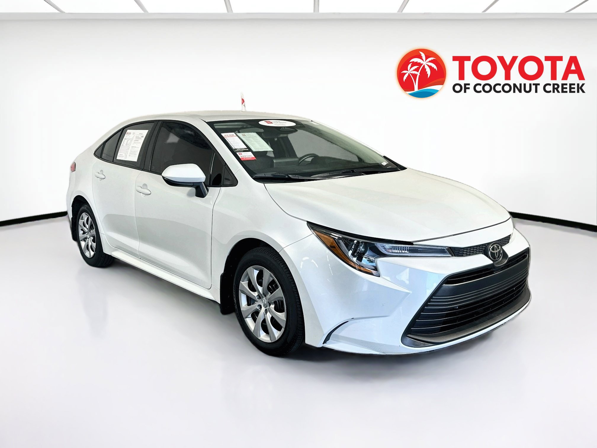 Certified 2025 Toyota Corolla LE FWD image 1