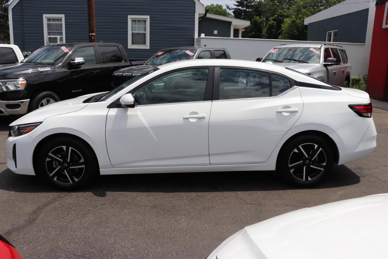 Used 2024 Nissan Sentra SV FWD image 2