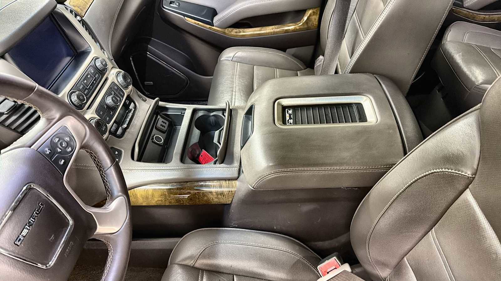 Used 2017 GMC Yukon Denali AWD/4WD image 23