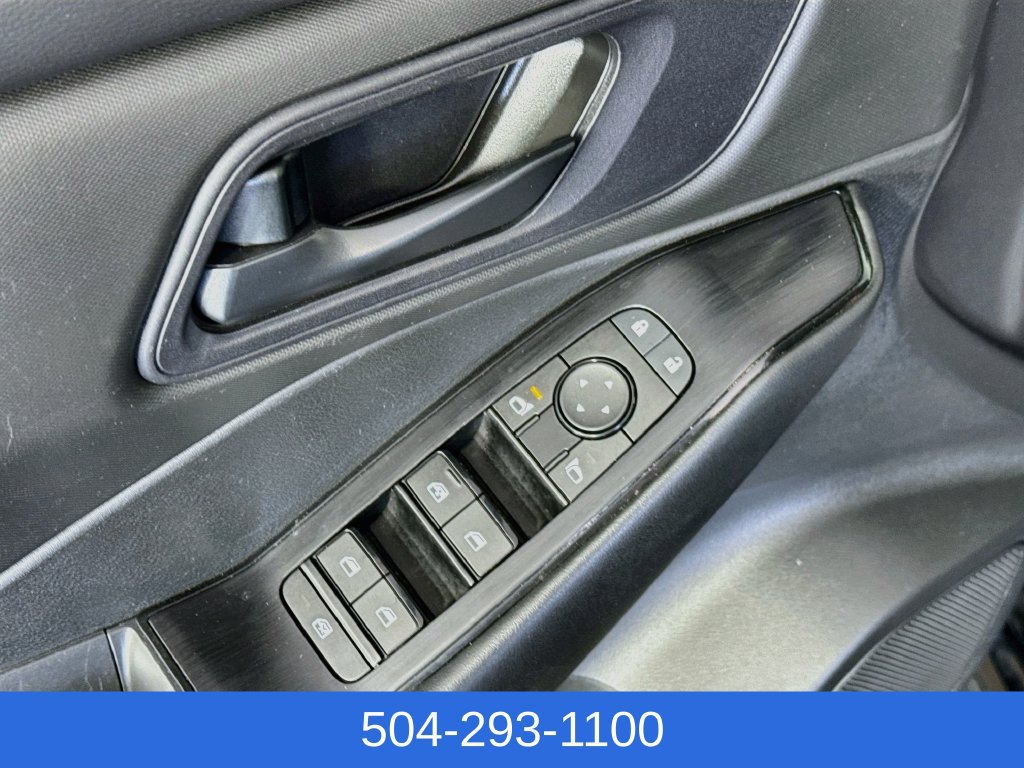 Used 2024 Nissan Rogue S AWD/4WD image 19