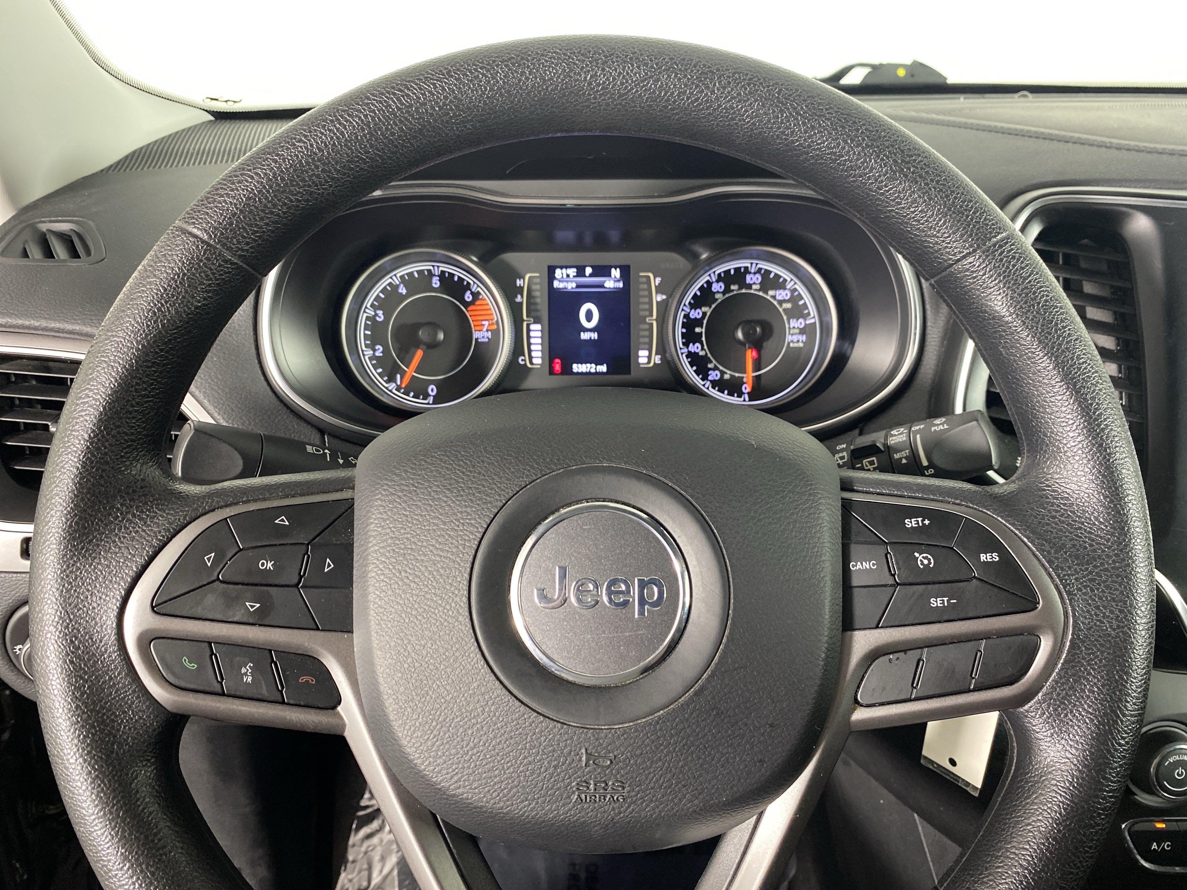 Used 2019 Jeep Cherokee Latitude w/ Popular Appearance Group AWD/4WD image 19