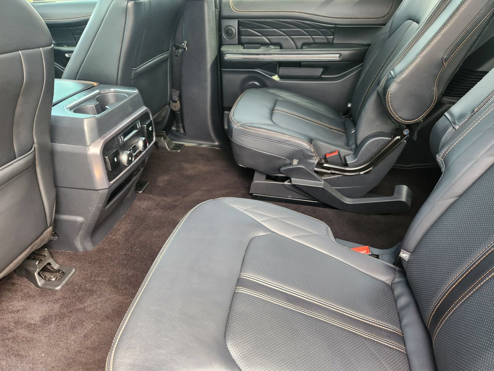 Used 2023 Ford Expedition Platinum AWD/4WD image 33