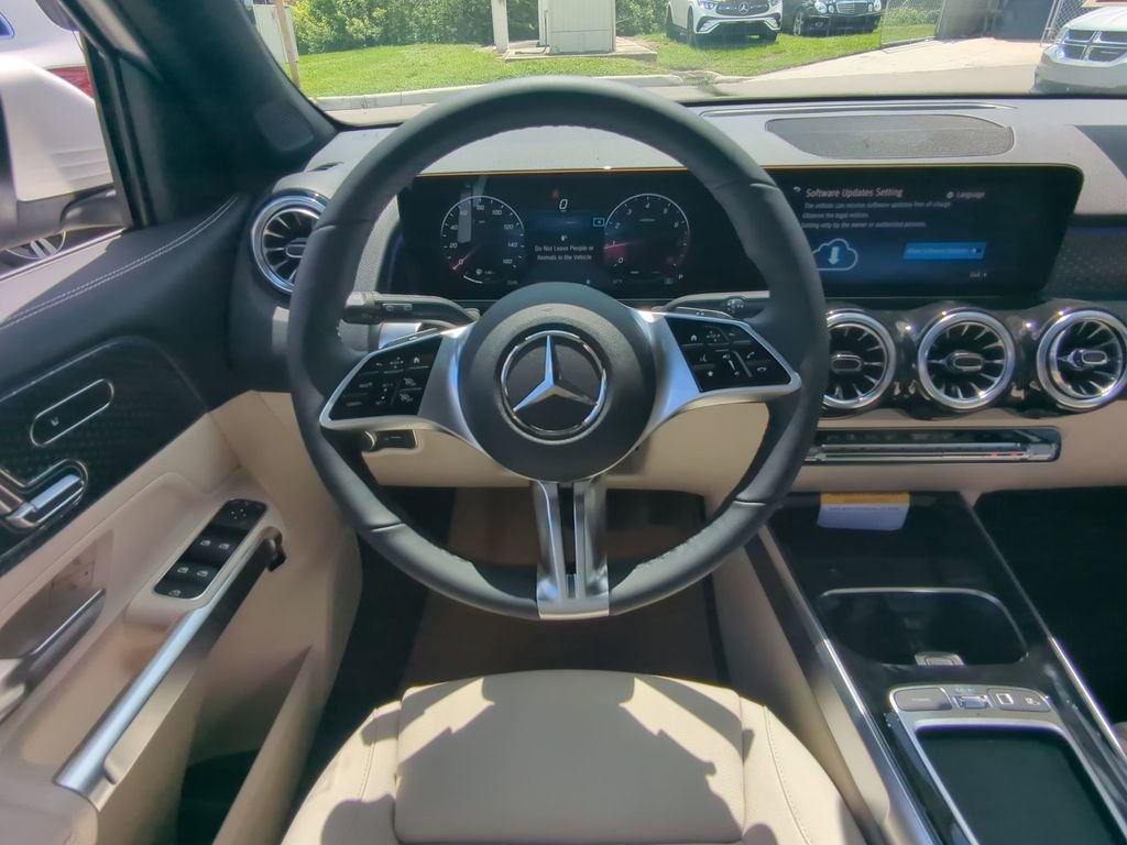 New 2025 Mercedes-Benz GLB 250 GLB 250 image 3