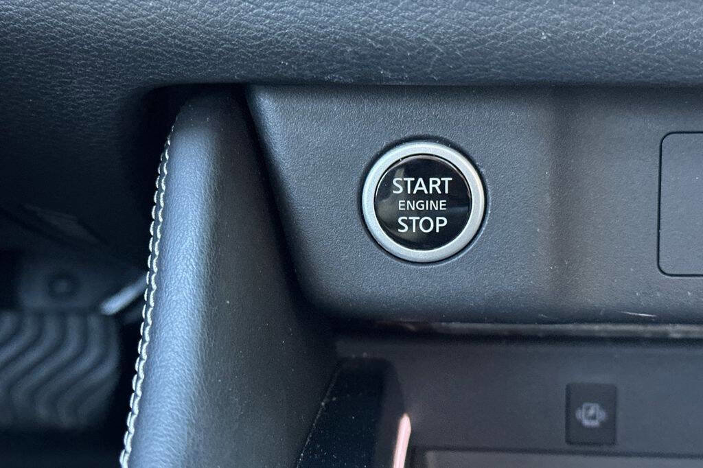 Used 2021 Nissan Rogue Platinum image 23