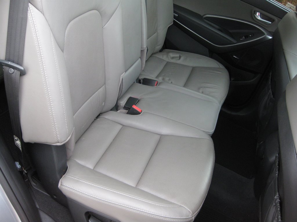 Used 2015 Hyundai Santa Fe GLS w/ Option Group 03 FWD image 36