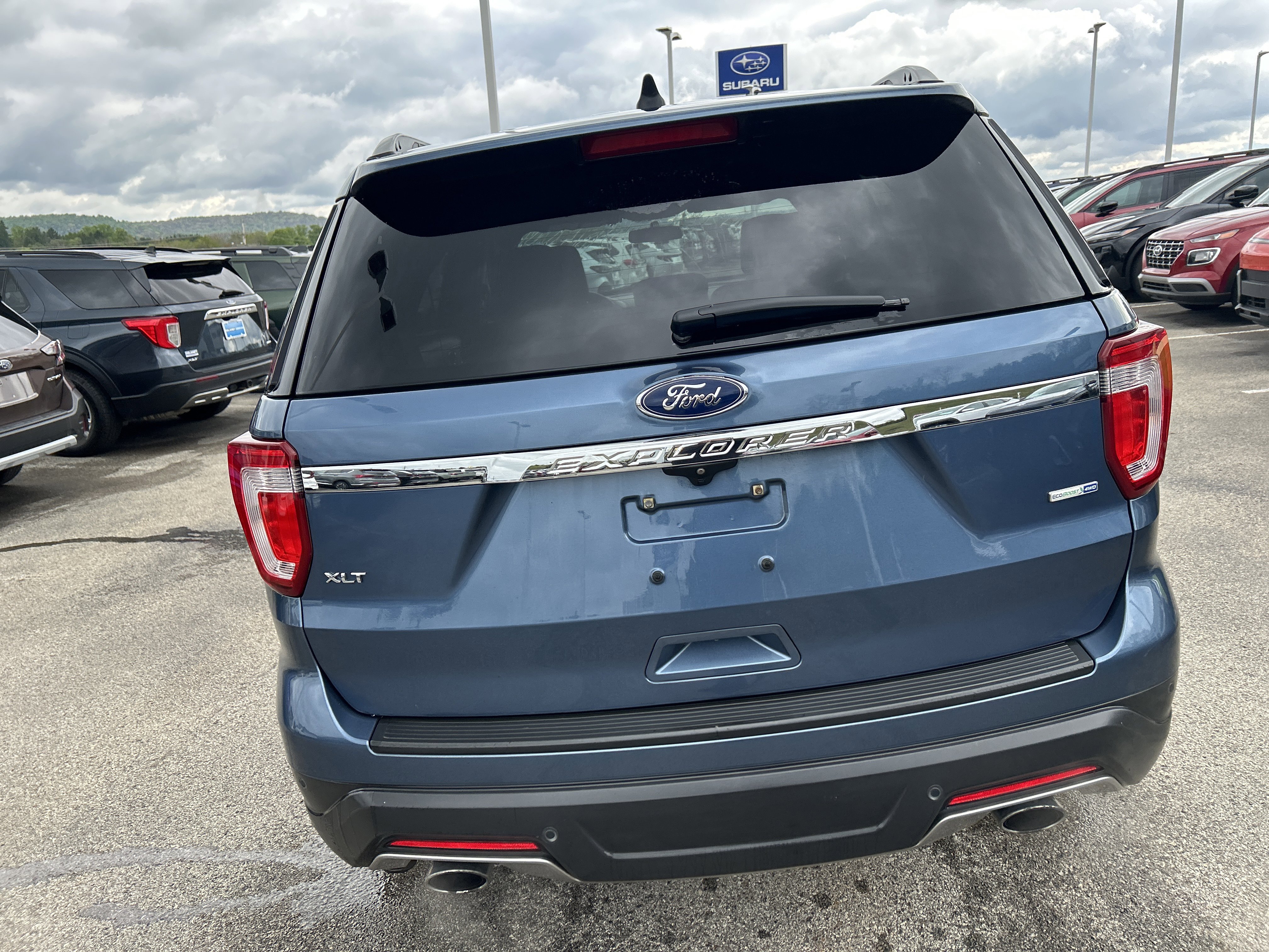 Used 2018 Ford Explorer XLT AWD/4WD image 10