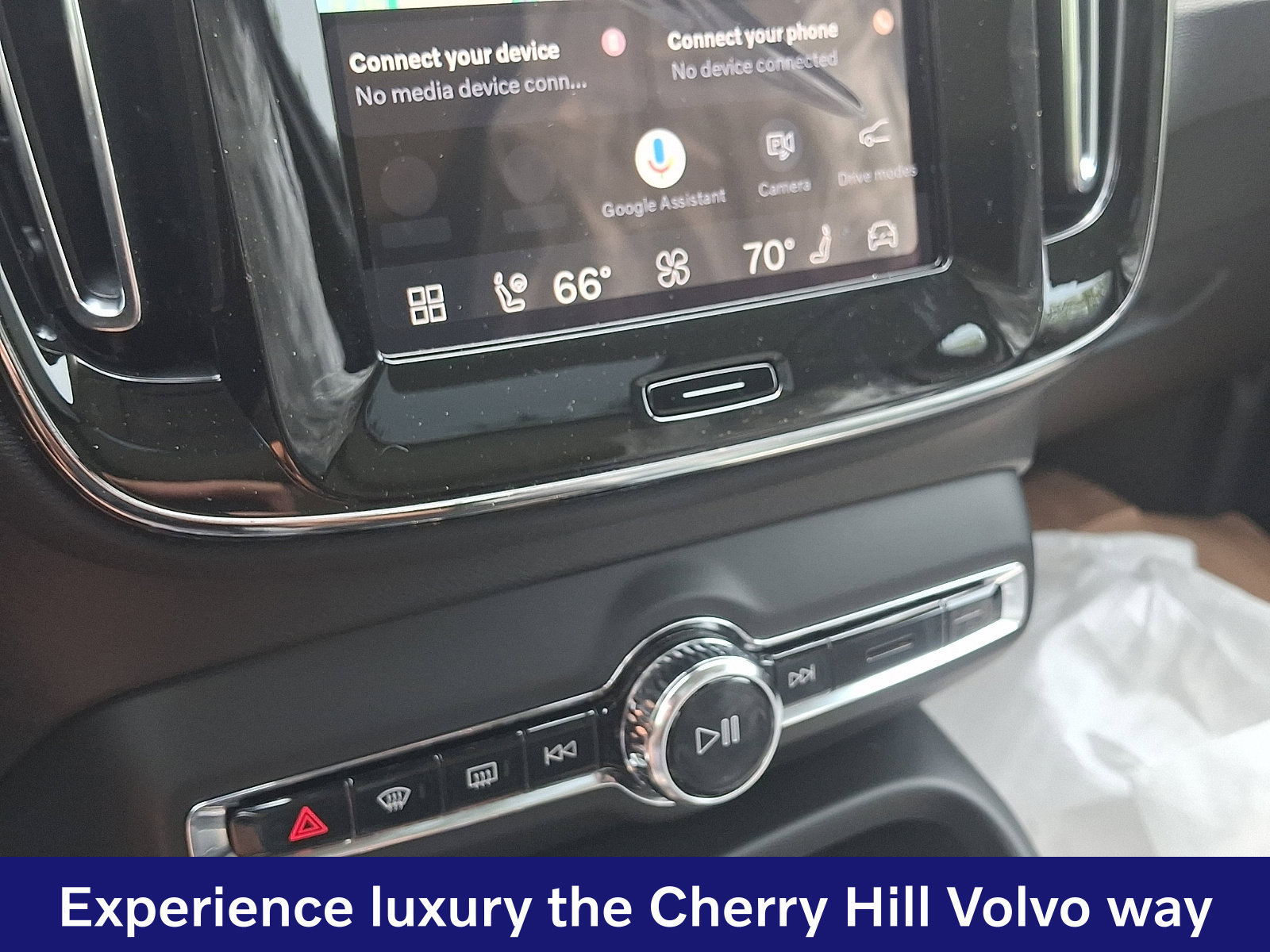 New 2026 Volvo XC40 B5 Ultra w/ Protection Package Premier AWD/4WD image 13