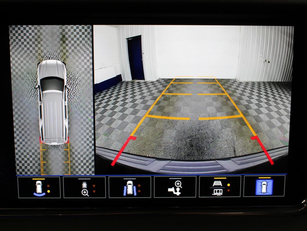 Used 2023 GMC Yukon Denali w/ LPO, Floor Liner Package AWD/4WD image 20