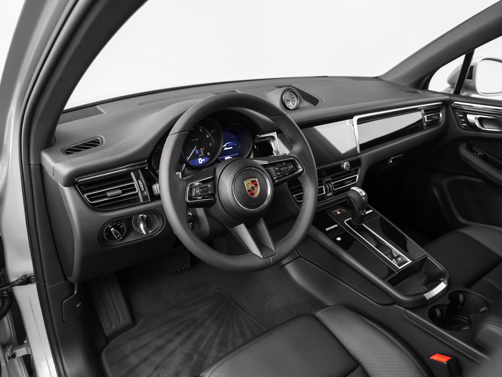 Certified 2025 Porsche Macan image 39