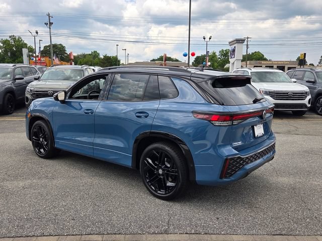 New 2026 Volkswagen Tiguan SE R-Line FWD image 9
