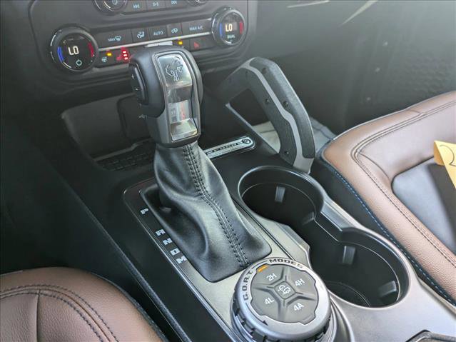 New 2024 Ford Bronco Outer Banks w/ Sasquatch Package image 16