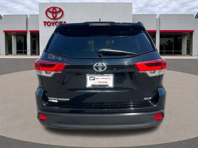 Used 2019 Toyota Highlander XLE FWD image 4