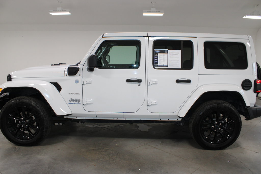 Used 2024 Jeep Wrangler Unlimited Sahara AWD/4WD image 6