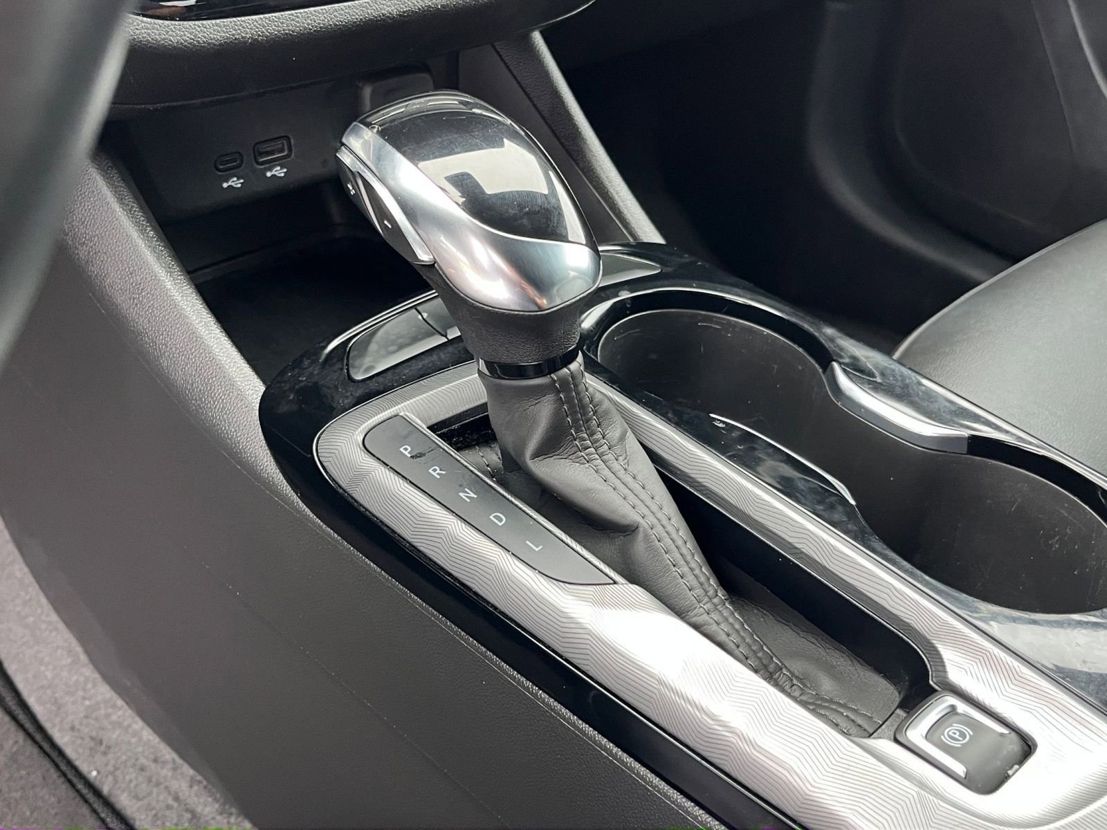 Used 2025 Buick Envista Sport Touring image 40