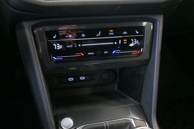 Used 2022 Volkswagen Tiguan SE image 22