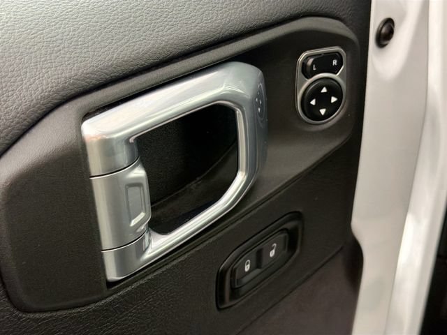 Used 2024 Jeep Wrangler Unlimited Sahara AWD/4WD image 17