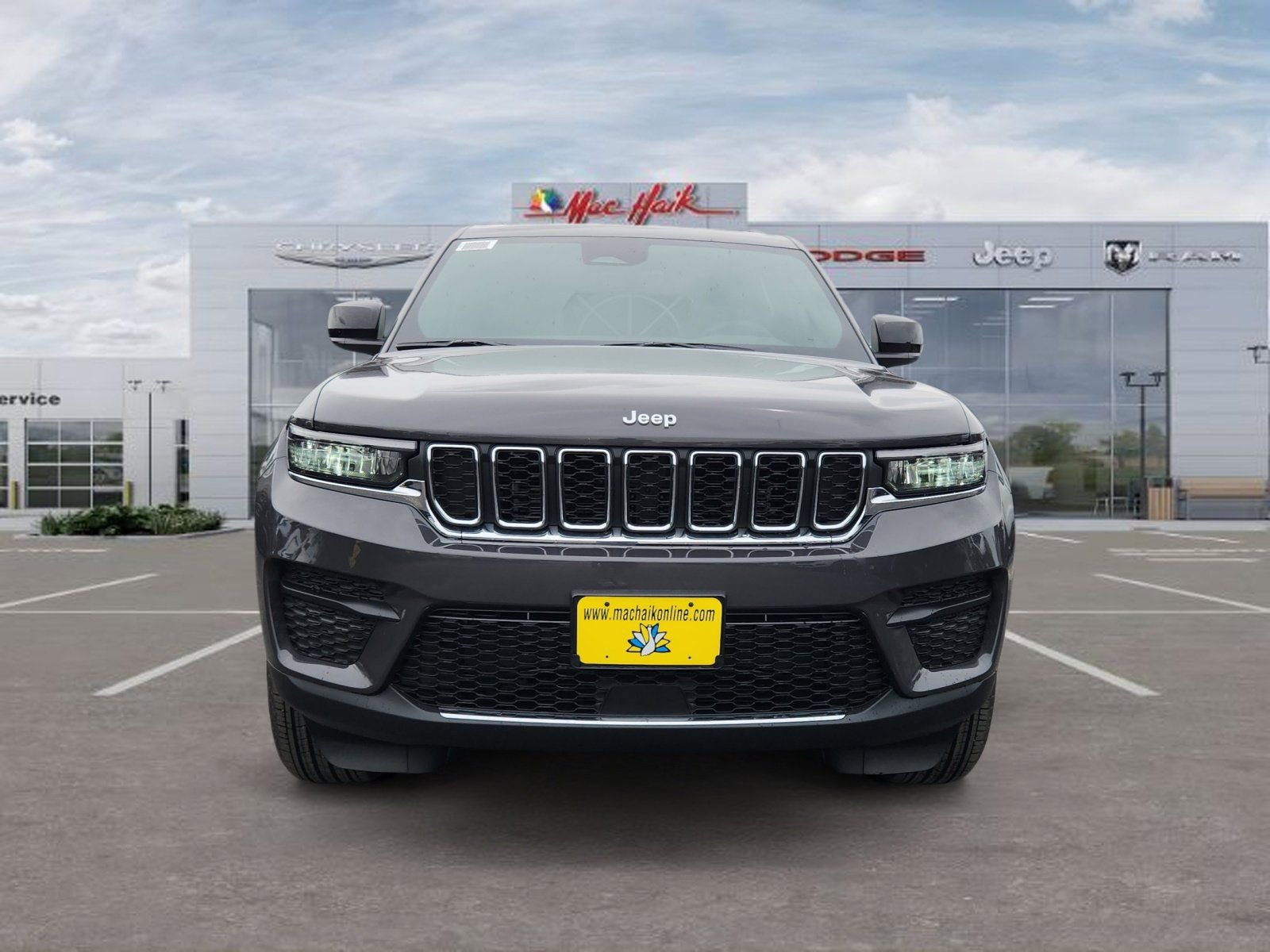 New 2026 Jeep Grand Cherokee Laredo RWD image 8