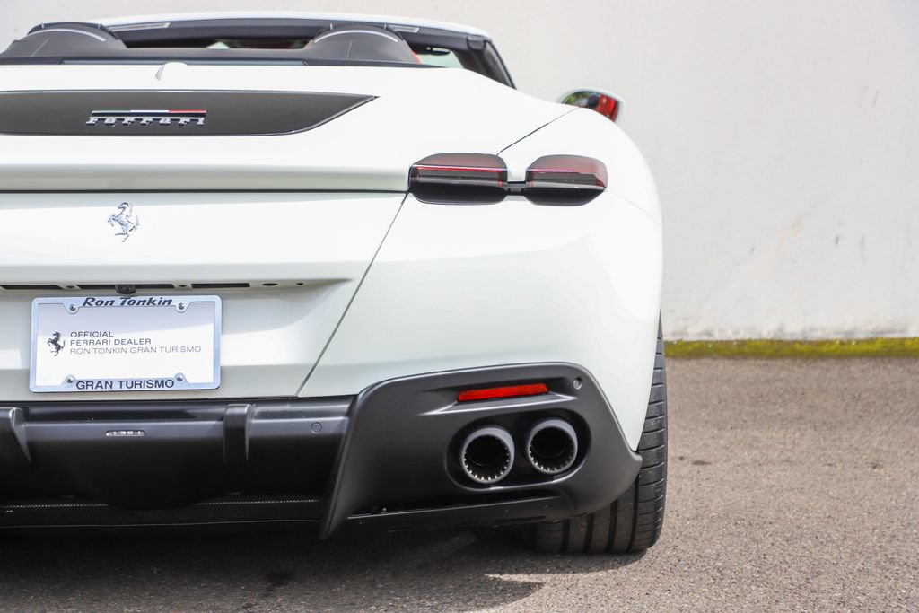 Certified 2026 Ferrari Roma Spider RWD image 35