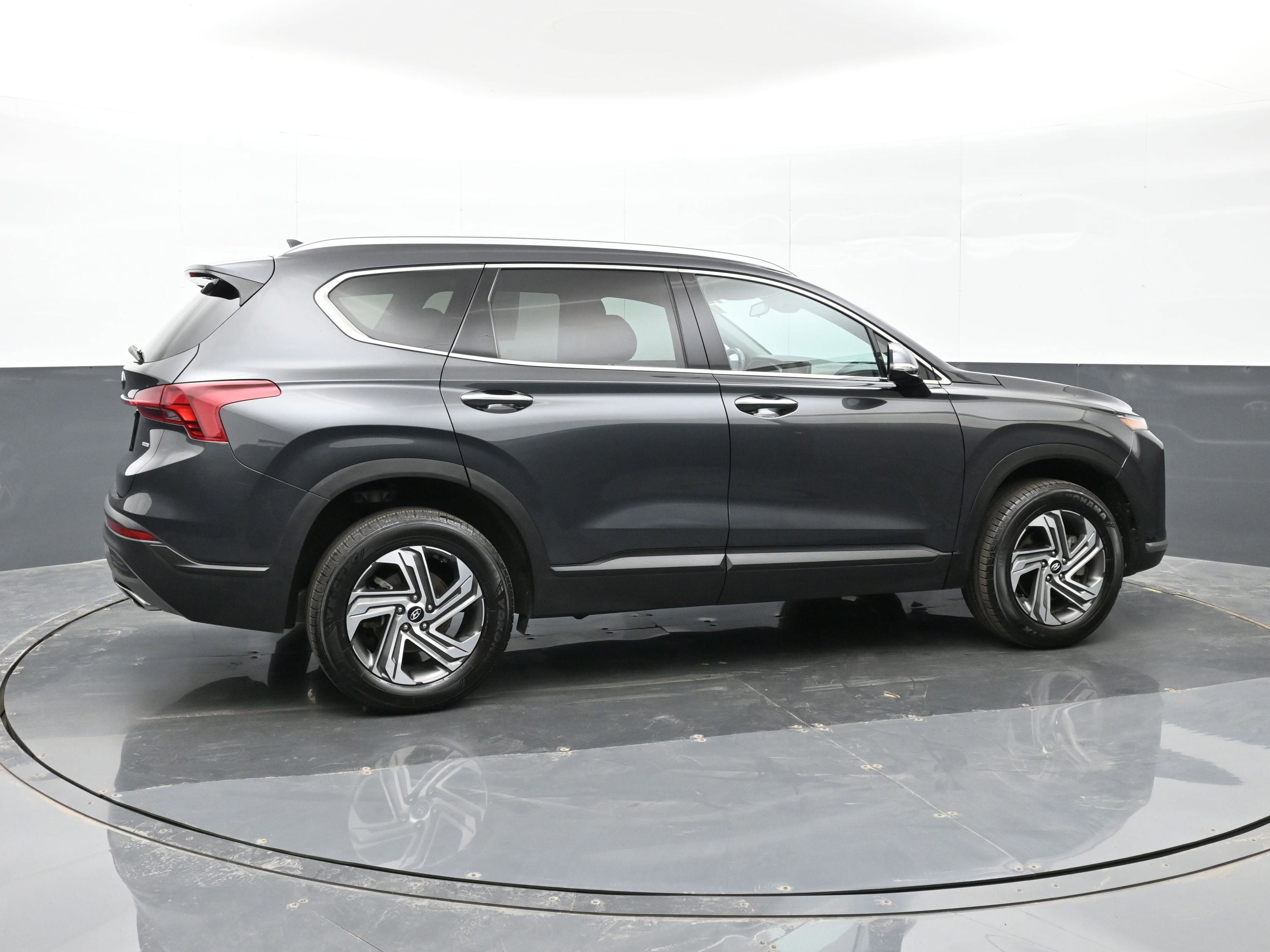 Used 2023 Hyundai Santa Fe SEL image 5