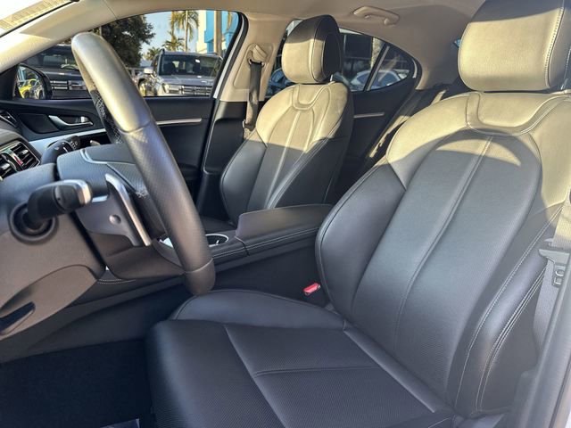 Used 2023 Genesis G70 2.0T image 23