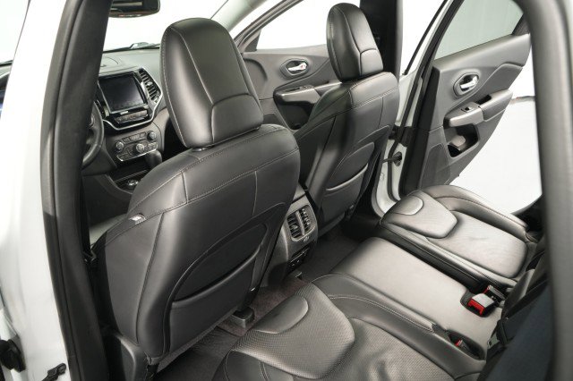 Used 2019 Jeep Cherokee Limited w/ Luxury Group AWD/4WD image 47