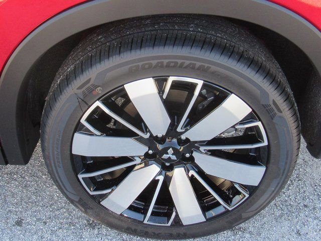 New 2025 Mitsubishi Outlander SE image 8