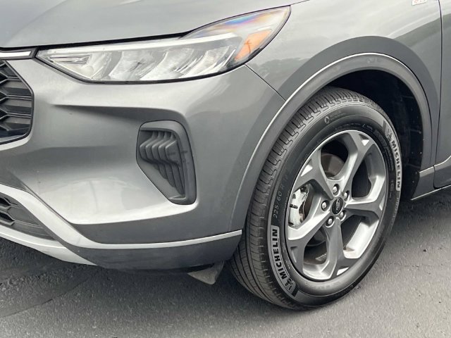 Certified 2024 Ford Escape ST-Line w/ Tech Pack #1 AWD/4WD image 9