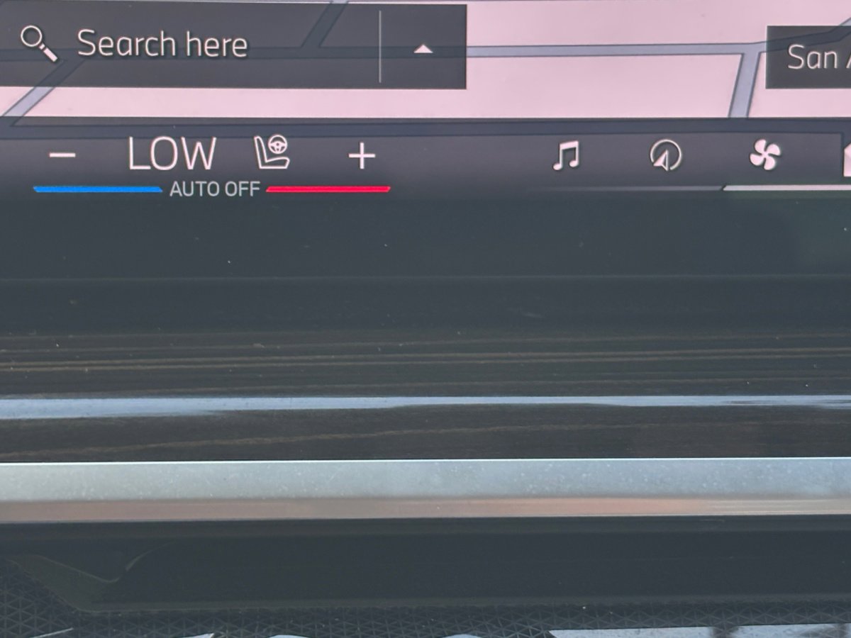 Used 2024 BMW X7 xDrive40i w/ Executive Package image 4