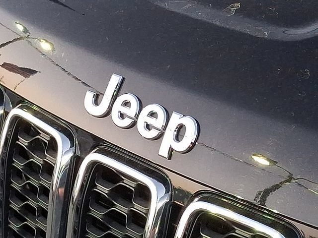 Used 2022 Jeep Grand Cherokee Laredo E w/ Security & Convenience Group AWD/4WD image 30