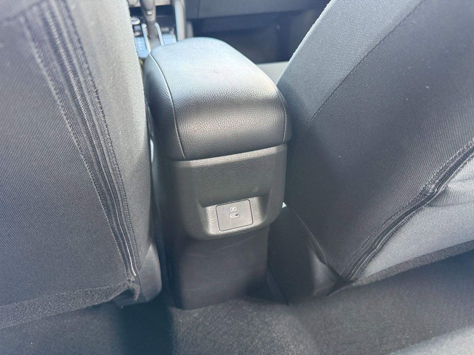 Used 2025 Nissan Versa SV FWD image 23